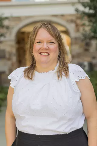 Headshot of Molly O'Halloran