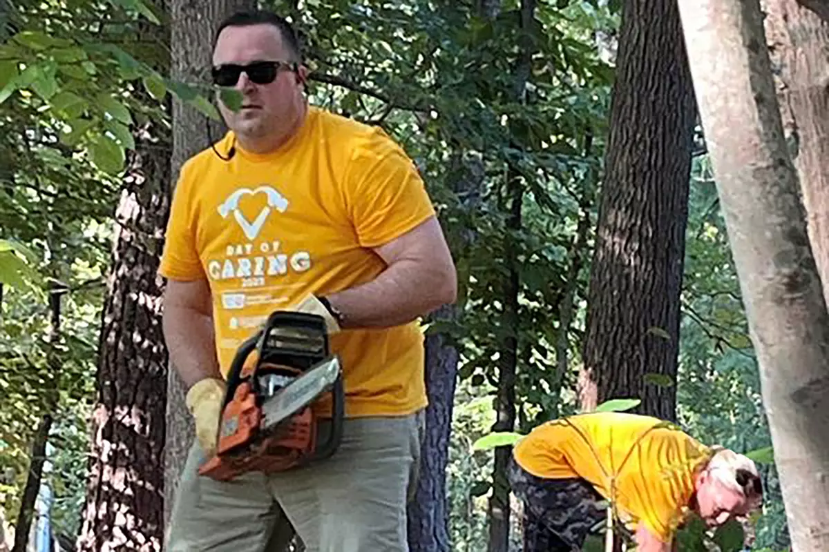 Mark Luellen and Marianne Minton Bowes volunteer at Day of Caring