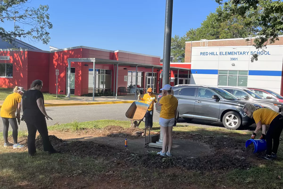 Day of Caring volunteers